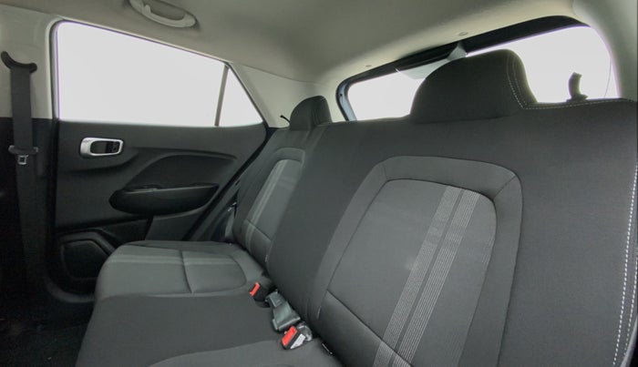 2021 Hyundai VENUE S MT 1.2 KAPPA, Petrol, Manual, 3,318 km, Right Side Door Cabin View