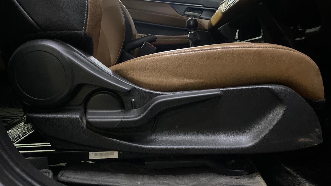 2024 Honda ELEVATE ZX MT, Petrol, Manual, 15,340 km, Driver Side Adjustment Panel