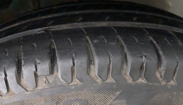 2017 Maruti Dzire VXI, Petrol, Manual, 31,858 km, Left Rear Tyre Tread