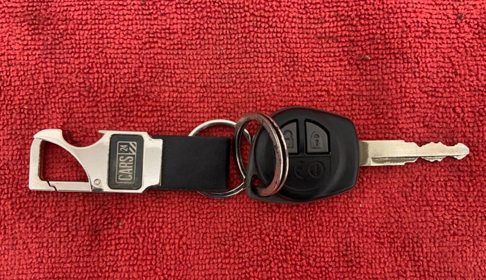 2017 Maruti Dzire VXI, Petrol, Manual, 31,858 km, Key Close Up
