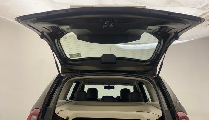 2017 Renault Duster RXS CVT, Petrol, Automatic, 31,113 km, Boot Door Open