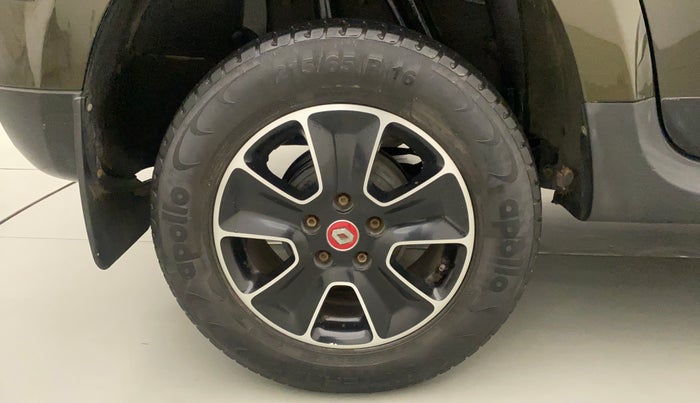 2017 Renault Duster RXS CVT, Petrol, Automatic, 31,113 km, Right Rear Wheel