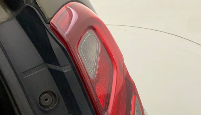 2017 Renault Duster RXS CVT, Petrol, Automatic, 31,113 km, Right tail light - Minor damage