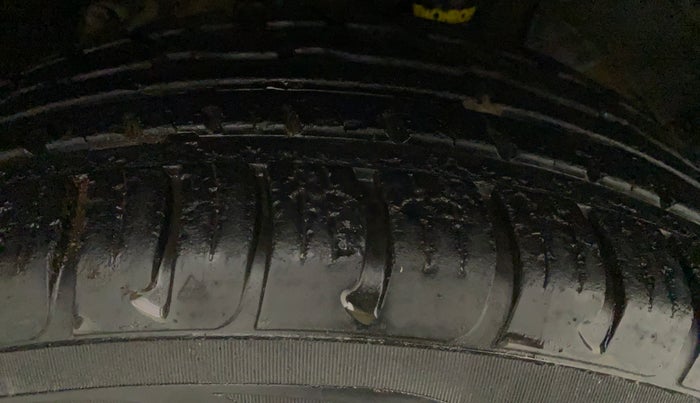2017 Renault Duster RXS CVT, Petrol, Automatic, 31,113 km, Right Rear Tyre Tread