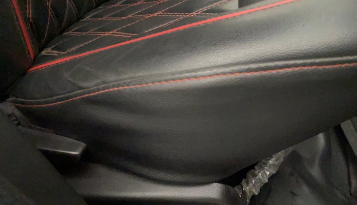 2017 Renault Duster RXS CVT, Petrol, Automatic, 31,113 km, Driver Side Adjustment Panel