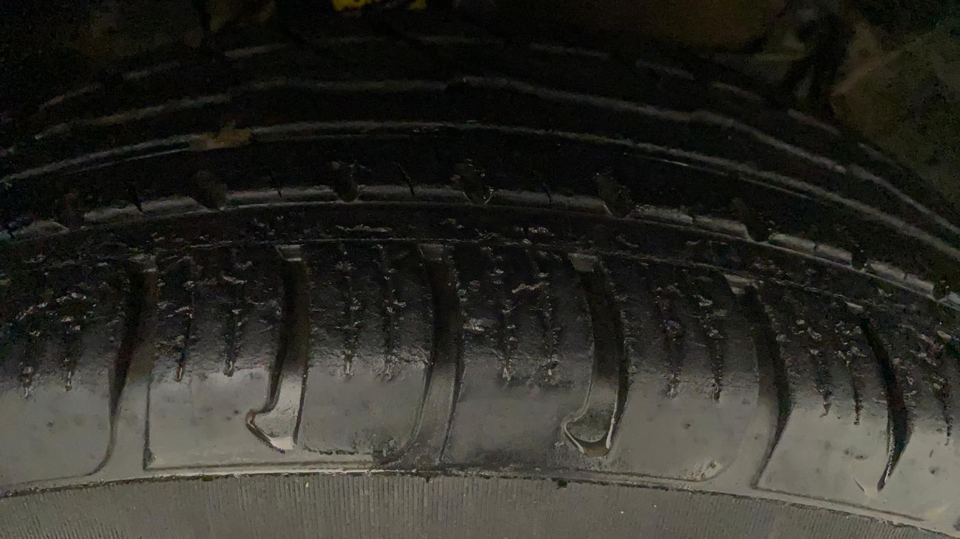 2017 Renault Duster RXS CVT, Petrol, Automatic, 31,113 km, Left Front Tyre Tread
