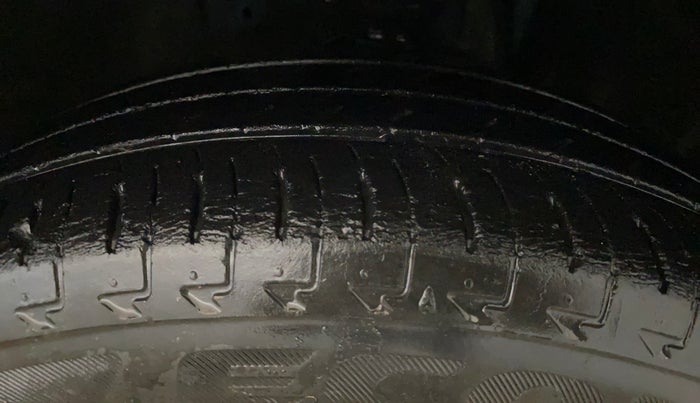 2017 Maruti IGNIS DELTA 1.2, Petrol, Manual, 55,996 km, Right Front Tyre Tread
