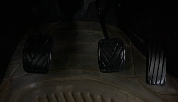 2014 Maruti Wagon R 1.0 LXI, Petrol, Manual, 56,374 km, Pedals