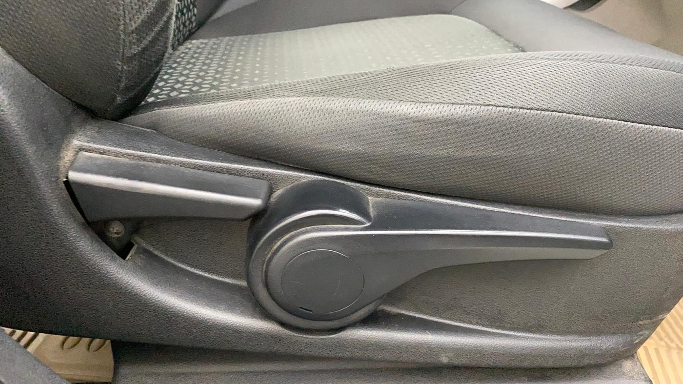 2017 Tata NEXON XZ PLUS DIESEL, Diesel, Manual, 90,436 km, Driver Side Adjustment Panel