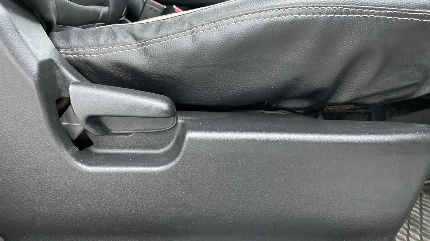 2013 Maruti Wagon R 1.0 LXI, Petrol, Manual, 85,442 km, Driver Side Adjustment Panel