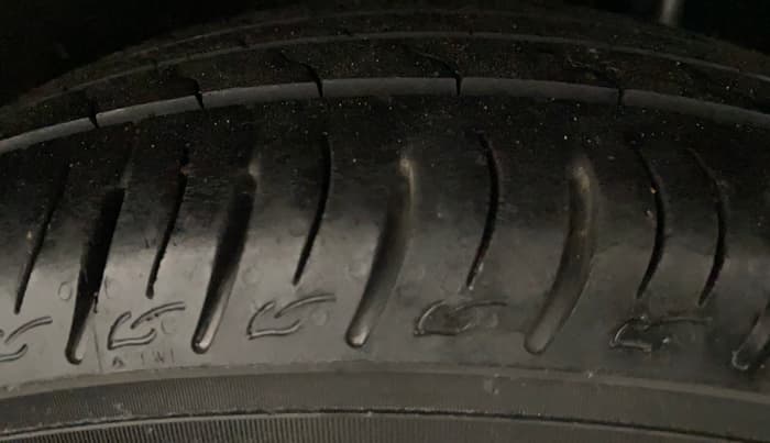 2017 Maruti Vitara Brezza VDI (O), Diesel, Manual, 1,19,916 km, Left Rear Tyre Tread