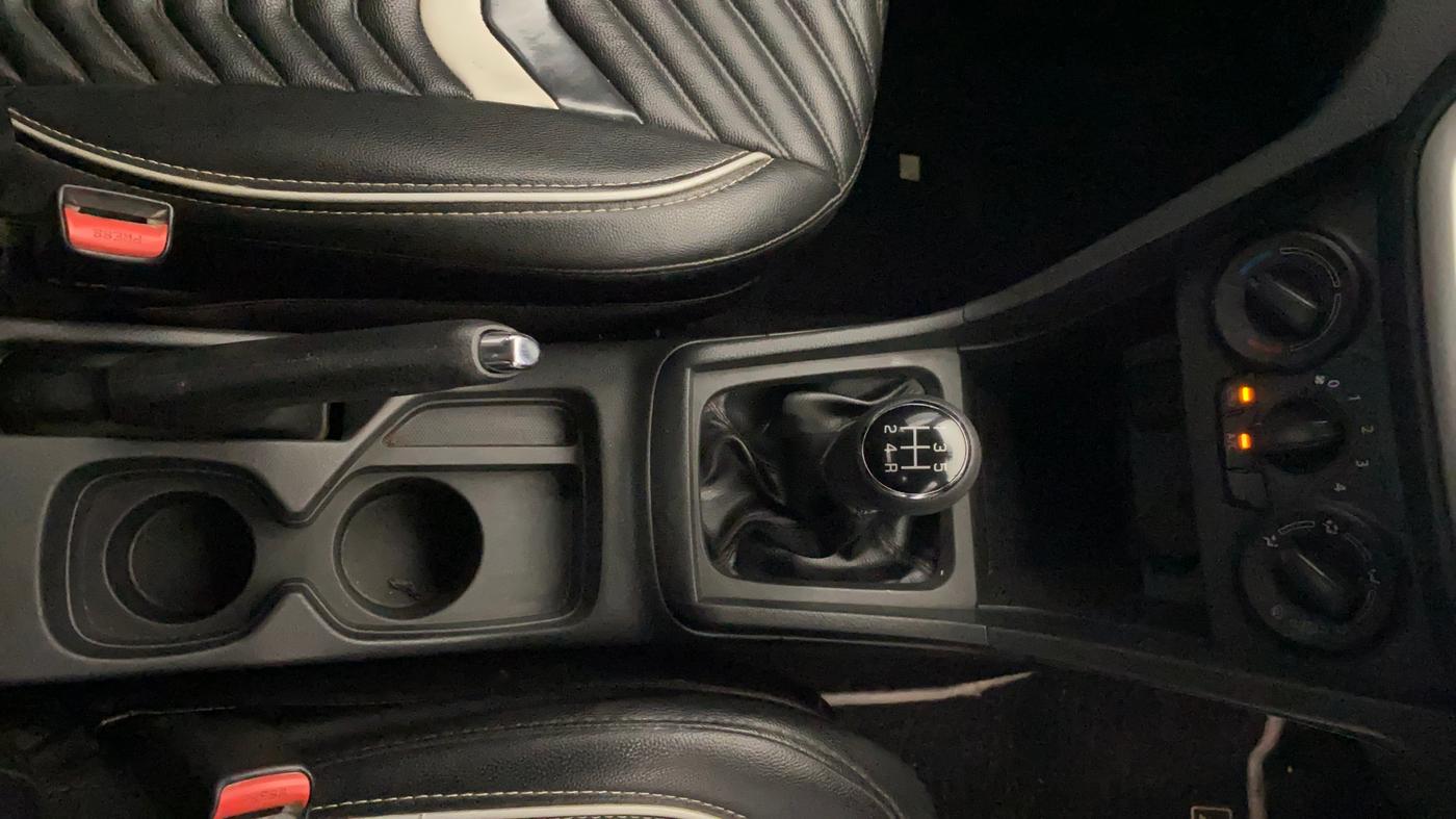 2017 Maruti Vitara Brezza VDI (O), Diesel, Manual, 1,19,916 km, Gear Lever