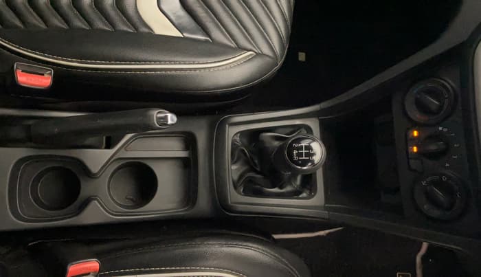 2017 Maruti Vitara Brezza VDI (O), Diesel, Manual, 1,19,916 km, Gear Lever