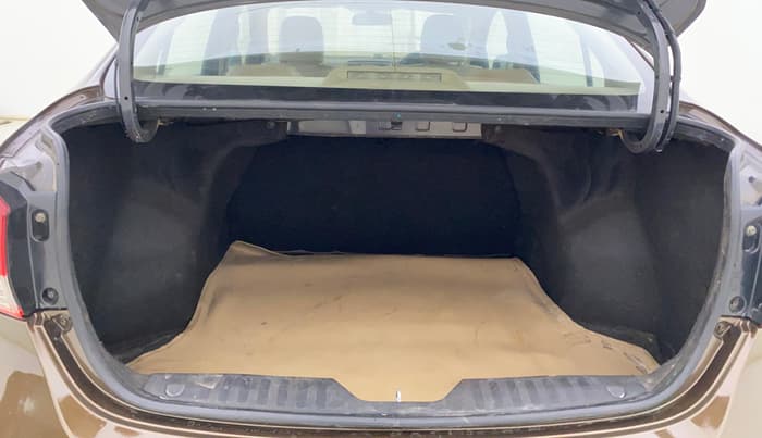 2016 Maruti Ciaz VDI+ SHVS, Diesel, Manual, 67,583 km, Boot Inside