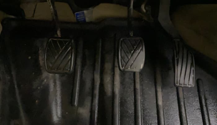 2016 Maruti Ciaz VDI+ SHVS, Diesel, Manual, 67,583 km, Pedals