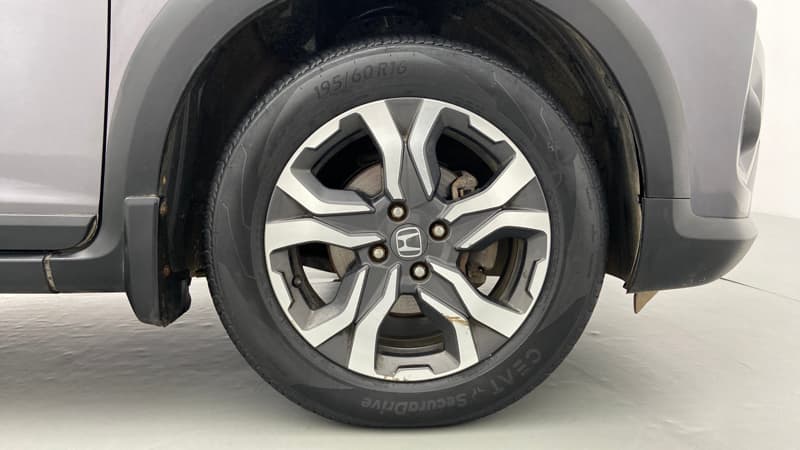 2017 Honda WR-V 1.5 i-DTEC VX MT, Diesel, Manual, 1,03,010 km, Right Front Wheel