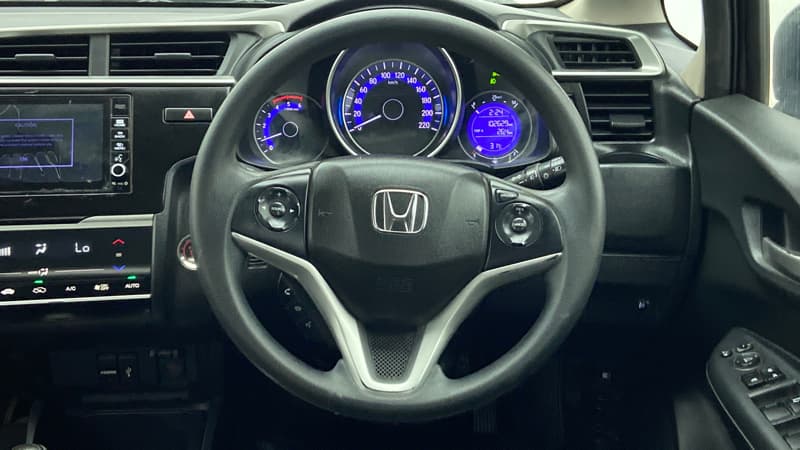 2017 Honda WR-V 1.5 i-DTEC VX MT, Diesel, Manual, 1,03,010 km, Steering Wheel Close Up