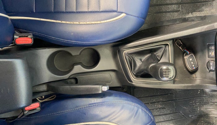 2017 Hyundai Elite i20 ASTA 1.2 (O), Petrol, Manual, 93,604 km, Gear Lever