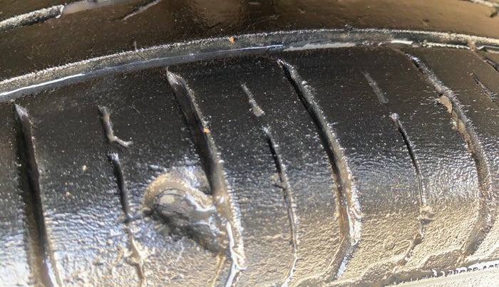 2017 Hyundai Elite i20 ASTA 1.2 (O), Petrol, Manual, 93,604 km, Right Rear Tyre Tread