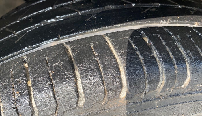 2017 Hyundai Elite i20 ASTA 1.2 (O), Petrol, Manual, 93,604 km, Left Front Tyre Tread