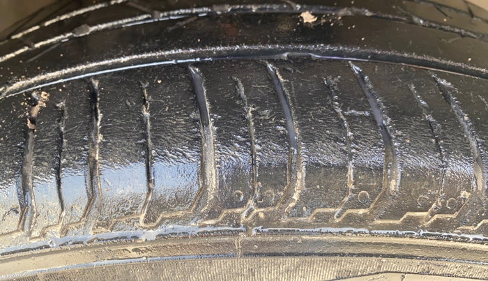 2017 Hyundai Elite i20 ASTA 1.2 (O), Petrol, Manual, 93,604 km, Right Front Tyre Tread