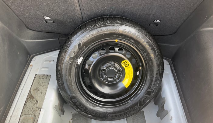 2022 Volkswagen TAIGUN TOPLINE 1.0 TSI AT, Petrol, Automatic, 88,974 km, Spare Tyre