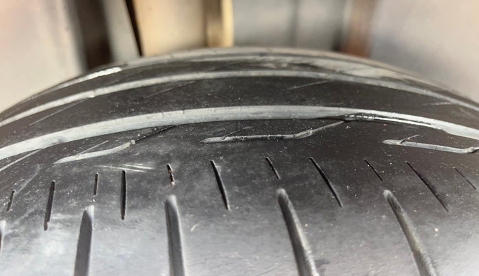 2022 Volkswagen TAIGUN TOPLINE 1.0 TSI AT, Petrol, Automatic, 88,974 km, Right Rear Tyre Tread