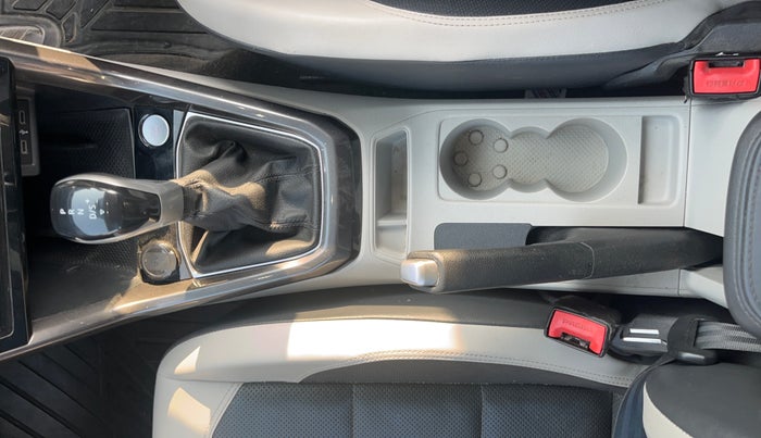 2022 Volkswagen TAIGUN TOPLINE 1.0 TSI AT, Petrol, Automatic, 88,974 km, Gear Lever