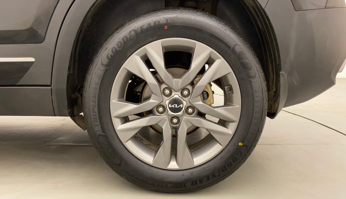 2021 KIA SELTOS HTX 1.5 DIESEL, Diesel, Manual, 1,19,522 km, Left Rear Wheel