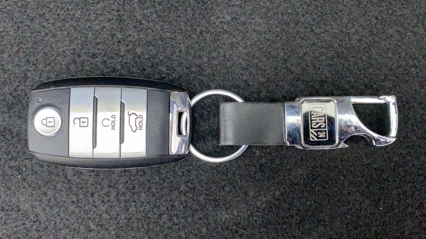 2021 KIA SELTOS HTX 1.5 DIESEL, Diesel, Manual, 1,19,522 km, Key Close Up