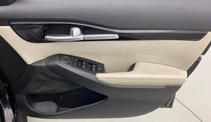 2021 KIA SELTOS HTX 1.5 DIESEL, Diesel, Manual, 1,19,522 km, Driver Side Door Panels Control