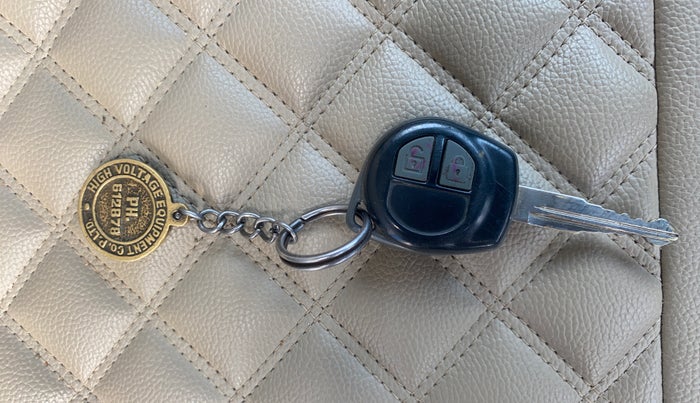 2018 Maruti Wagon R 1.0 VXI AMT, Petrol, Automatic, 15,406 km, Key Close Up