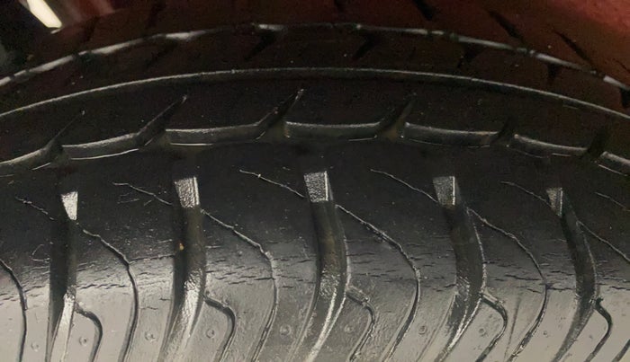 2018 Maruti Wagon R 1.0 VXI AMT, Petrol, Automatic, 15,406 km, Right Rear Tyre Tread