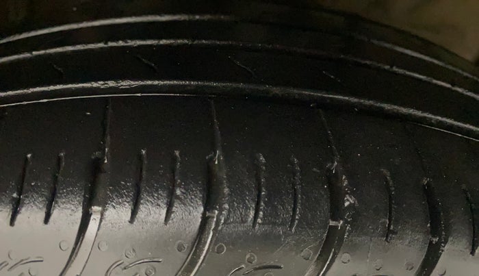 2021 KIA SELTOS HTK PLUS AT 1.5 DIESEL, Diesel, Automatic, 63,013 km, Right Front Tyre Tread