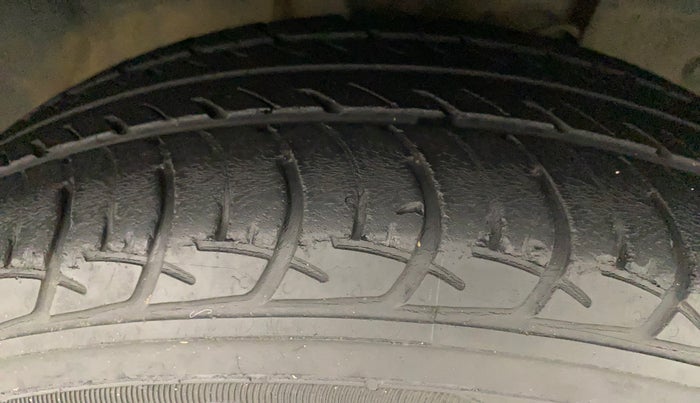 2019 Nissan Micra Active XV, Petrol, Manual, 21,131 km, Right Front Tyre Tread
