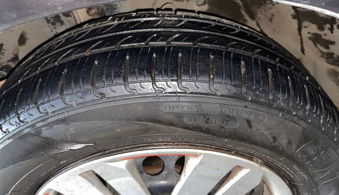 2014 Honda City 1.5L I-VTEC SV, CNG, Manual, 1,10,230 km, Left Front Tyre Tread