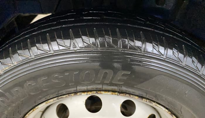 2015 Hyundai Eon ERA +, CNG, Manual, 76,332 km, Right Rear Tyre Tread