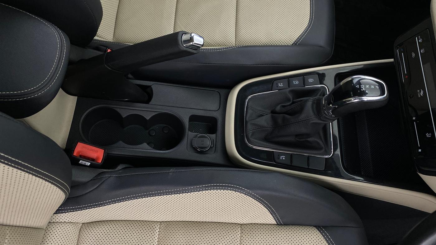 2022 Skoda SLAVIA STYLE 1.5L TSI DSG, Petrol, Automatic, 57,126 km, Gear Lever