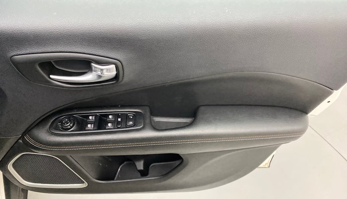 2017 Jeep Compass 2.0 SPORT, Diesel, Manual, 33,871 km, Driver Side Door Panels Control