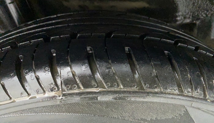 2017 Honda Jazz 1.2 V AT, Petrol, Automatic, 63,666 km, Right Front Tyre Tread