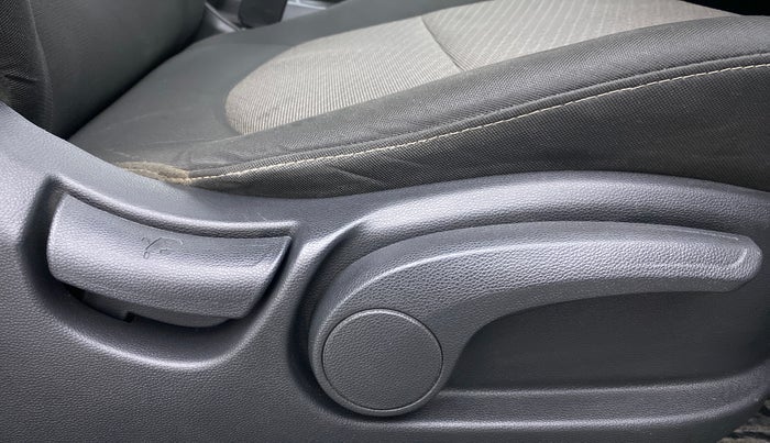 2017 Hyundai Creta SX PLUS AT 1.6 DIESEL, Diesel, Automatic, 43,615 km, Driver Side Adjustment Panel