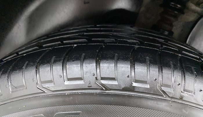 2017 Hyundai Creta SX PLUS AT 1.6 DIESEL, Diesel, Automatic, 43,615 km, Left Rear Tyre Tread