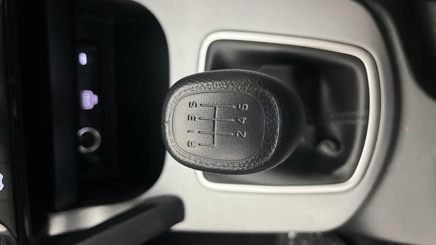 2025 KIA SELTOS HTE (O)1.5 Petrol MT, Petrol, Manual, 5,525 km, Gear Lever