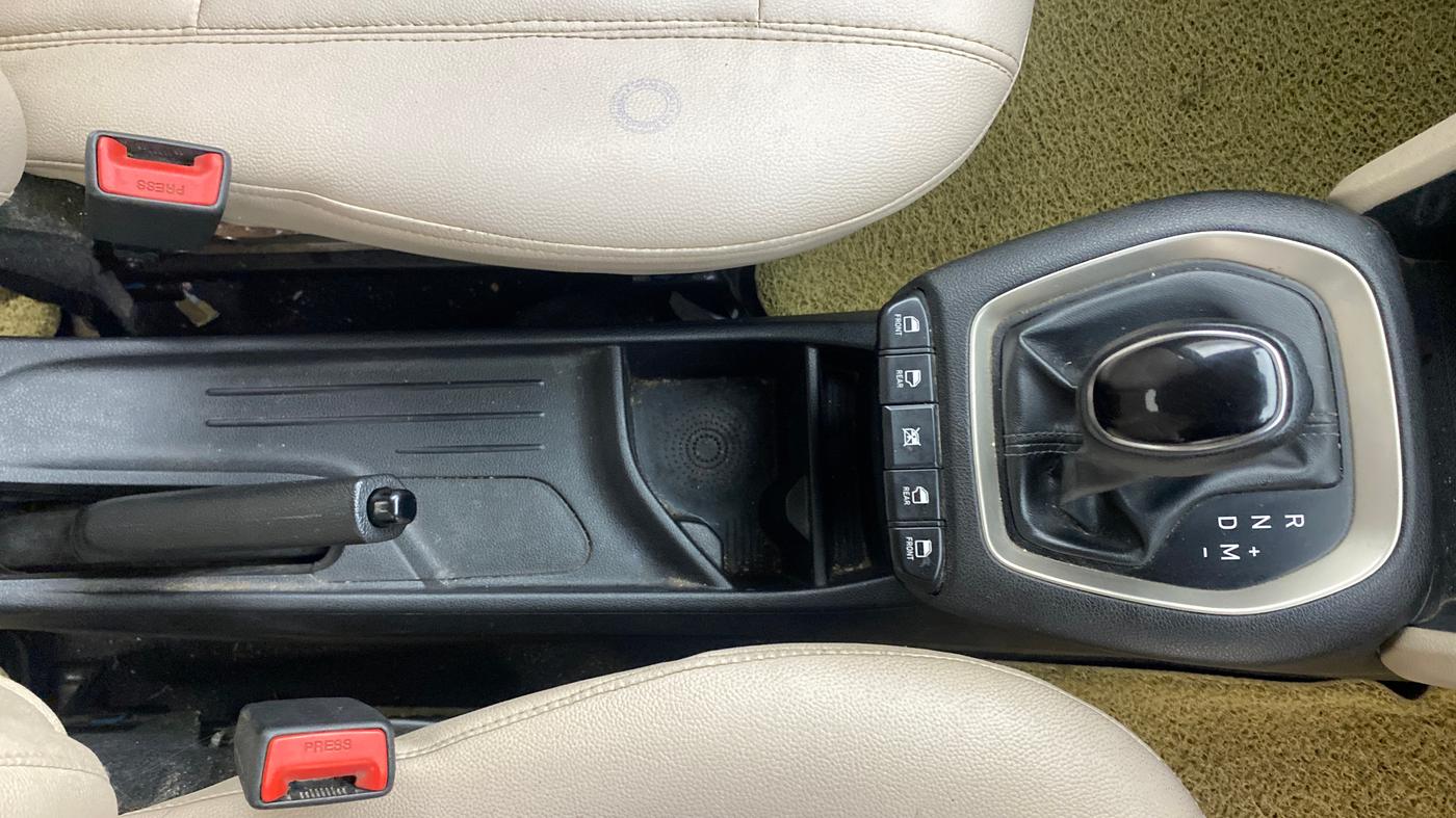 2019 Hyundai NEW SANTRO SPORTZ AMT, Petrol, Automatic, 81,184 km, Gear Lever