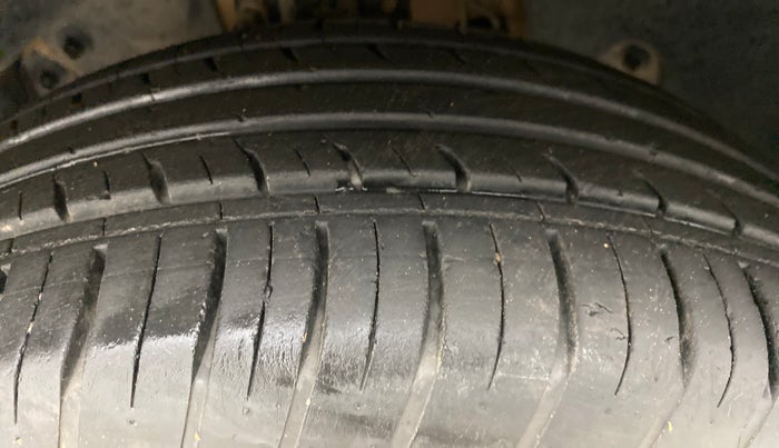 2019 Renault Captur RXE diesel (MT), Diesel, Manual, 49,378 km, Left Front Tyre Tread