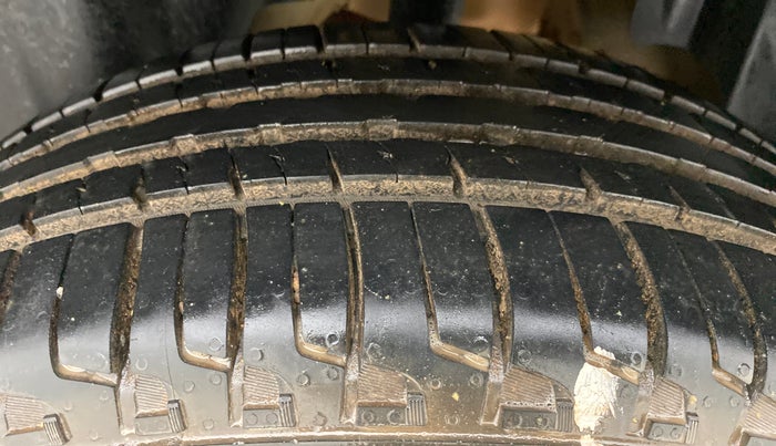 2019 Renault Captur RXE diesel (MT), Diesel, Manual, 49,378 km, Left Rear Tyre Tread