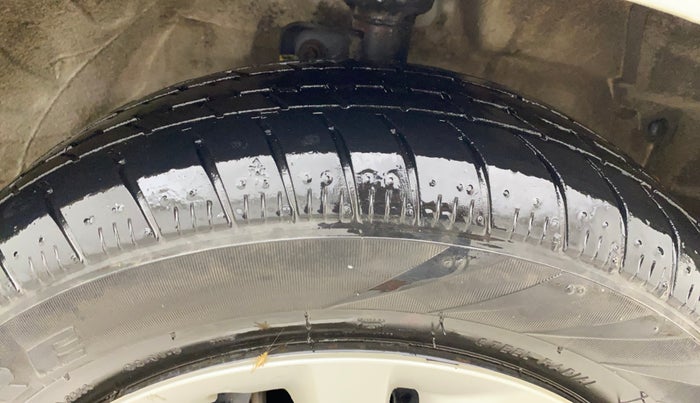 2018 Maruti Celerio ZXI, Petrol, Manual, 31,865 km, Right Front Tyre Tread