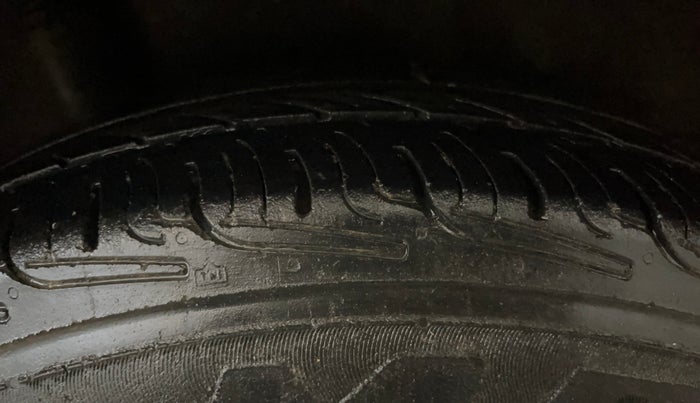 2014 Honda Amaze 1.2L I-VTEC S, Petrol, Manual, 42,045 km, Right Rear Tyre Tread