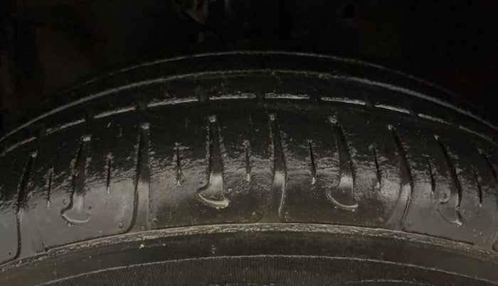 2014 Honda Amaze 1.2L I-VTEC S, Petrol, Manual, 42,045 km, Left Front Tyre Tread