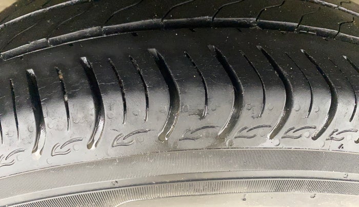 2015 Honda Jazz 1.2L I-VTEC S AT, Petrol, Automatic, 92,646 km, Right Rear Tyre Tread